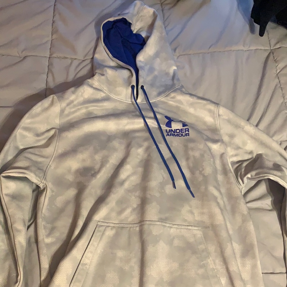 Under armour sweatshirt